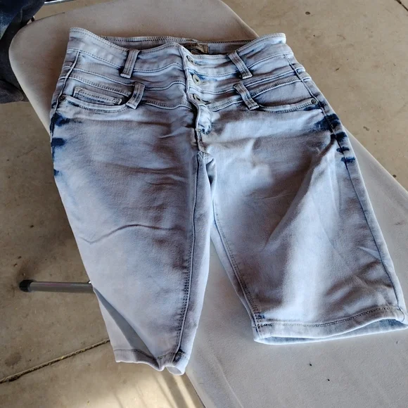 Shorts - Picture 1 of 2